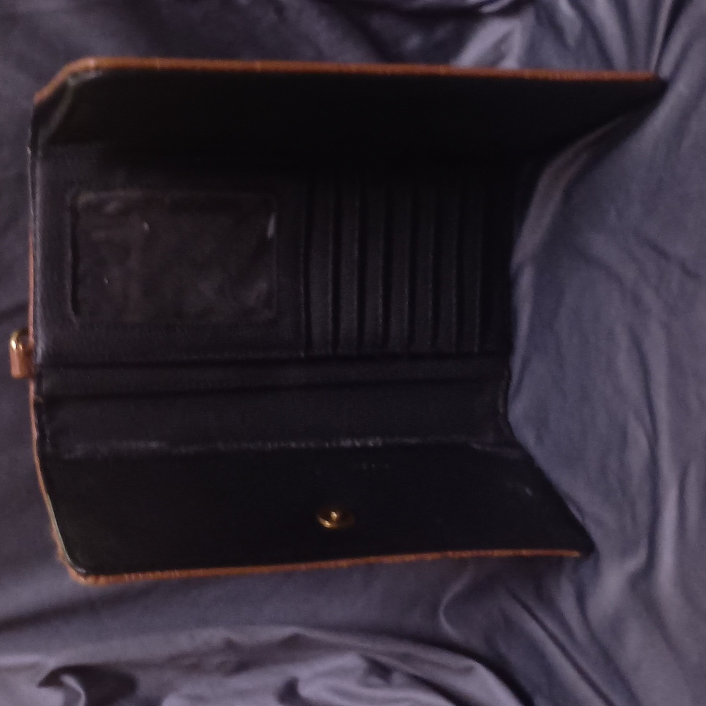 Steve Madden Wristlet Wallet. Used, some flaws but excellent utility and brand - Picture 4 of 4